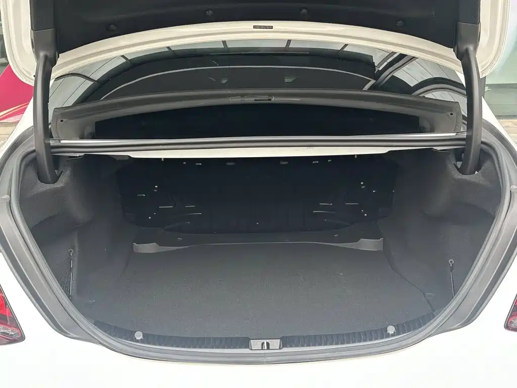 Mercedes-Benz C-Class — миниатюра 19
