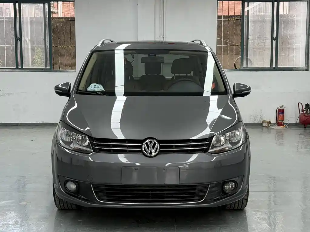 Volkswagen Touran — миниатюра 2