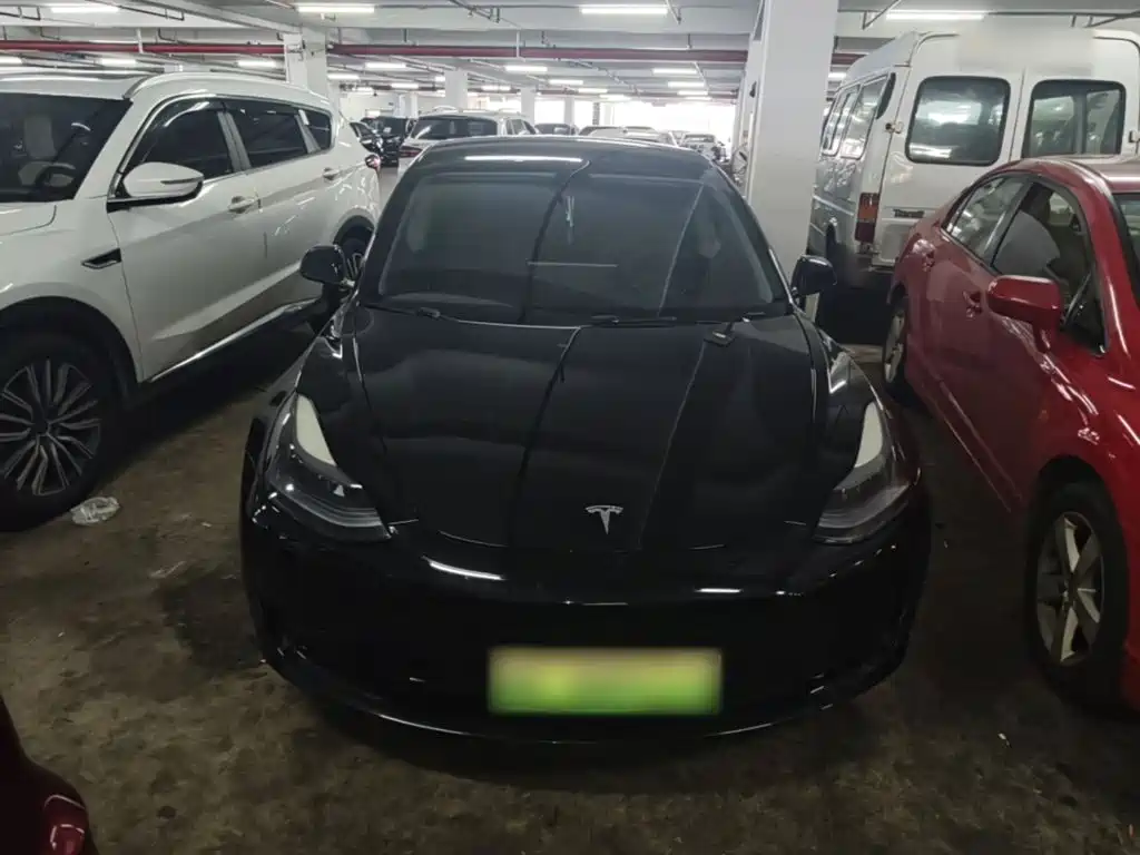 Tesla Model 3 — миниатюра 3