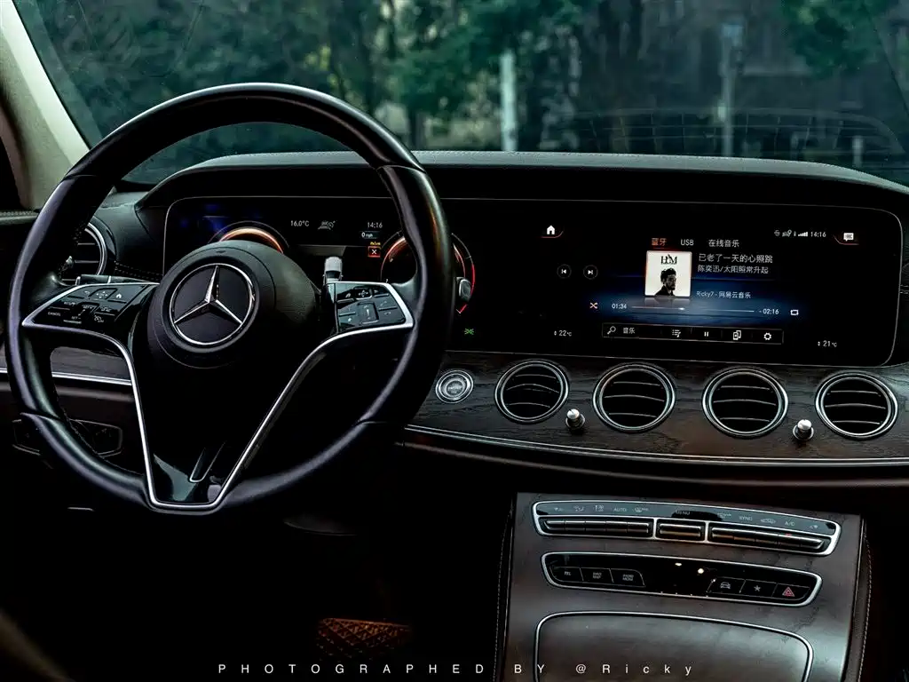 MERCEDES-BENZ E CLASS