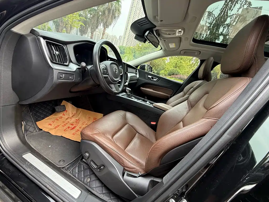 Volvo XC60 — миниатюра 7