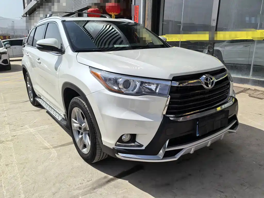 TOYOTA HIGHLANDER