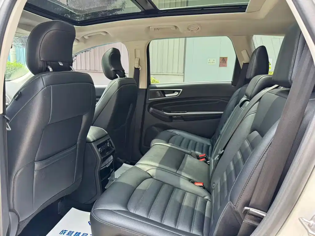 Ford Edge — миниатюра 9