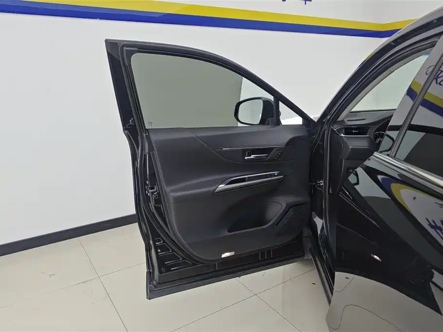 TOYOTA LING FANG HARRIER