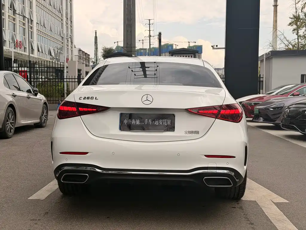Mercedes-Benz C-Class — миниатюра 8