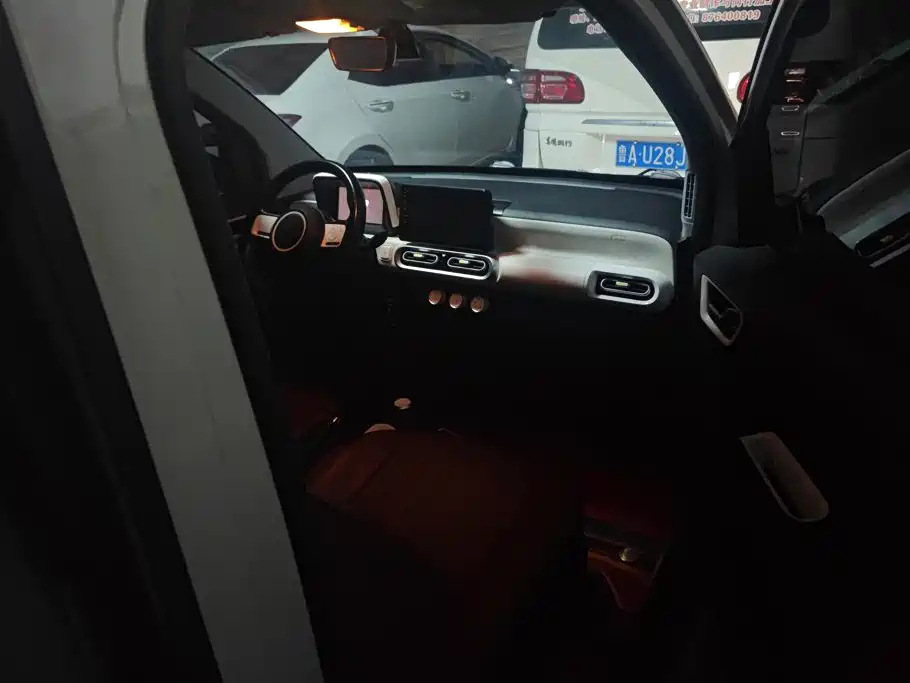 Wuling MINIEV — миниатюра 8
