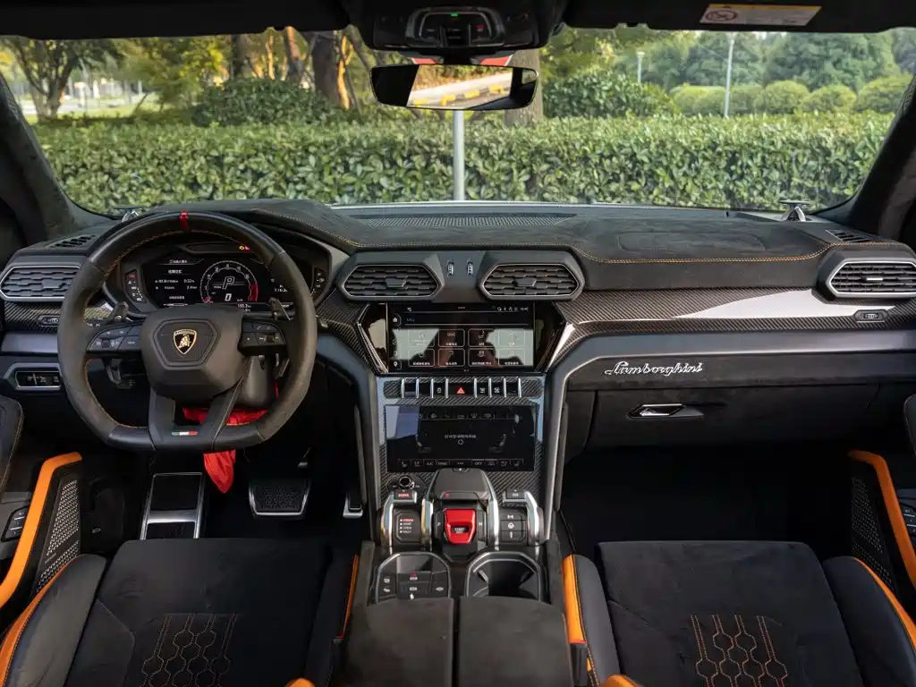 Lamborghini Urus — миниатюра 10