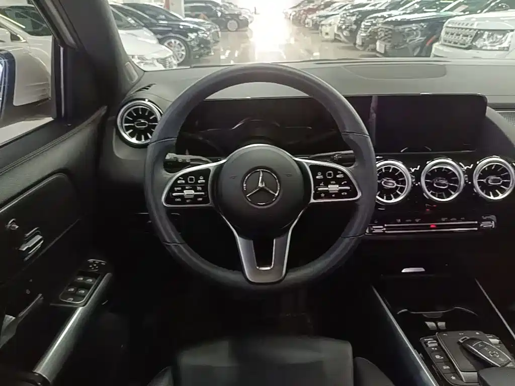 Mercedes-Benz GLA — миниатюра 11