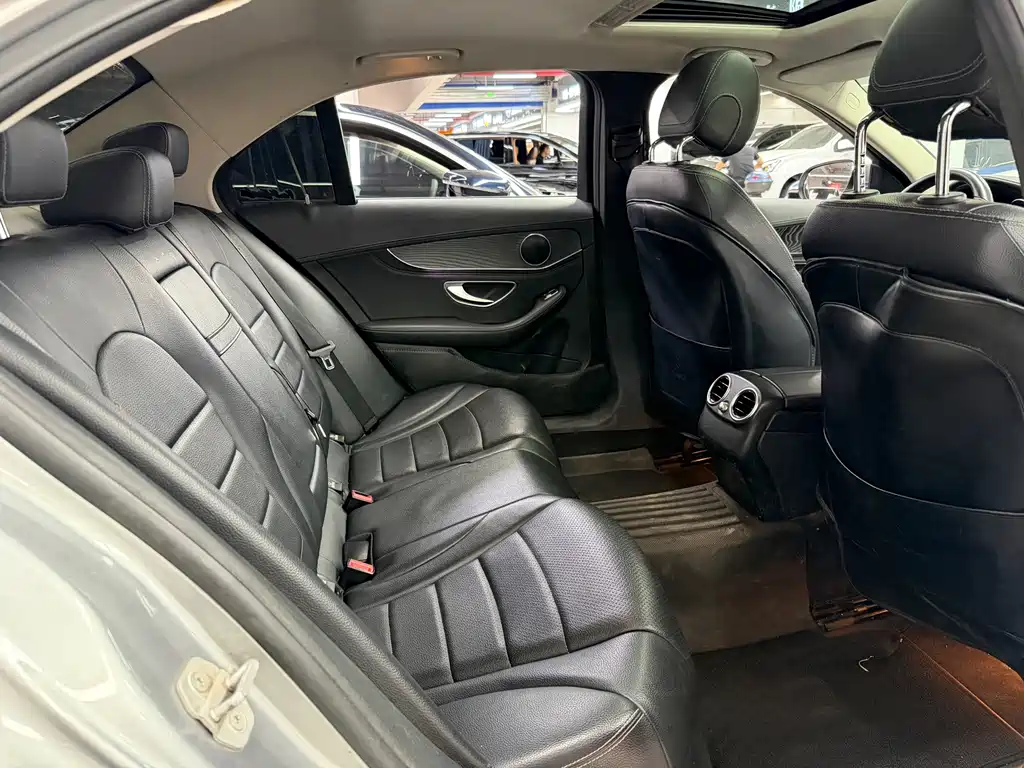 Mercedes-Benz C-Class — миниатюра 14