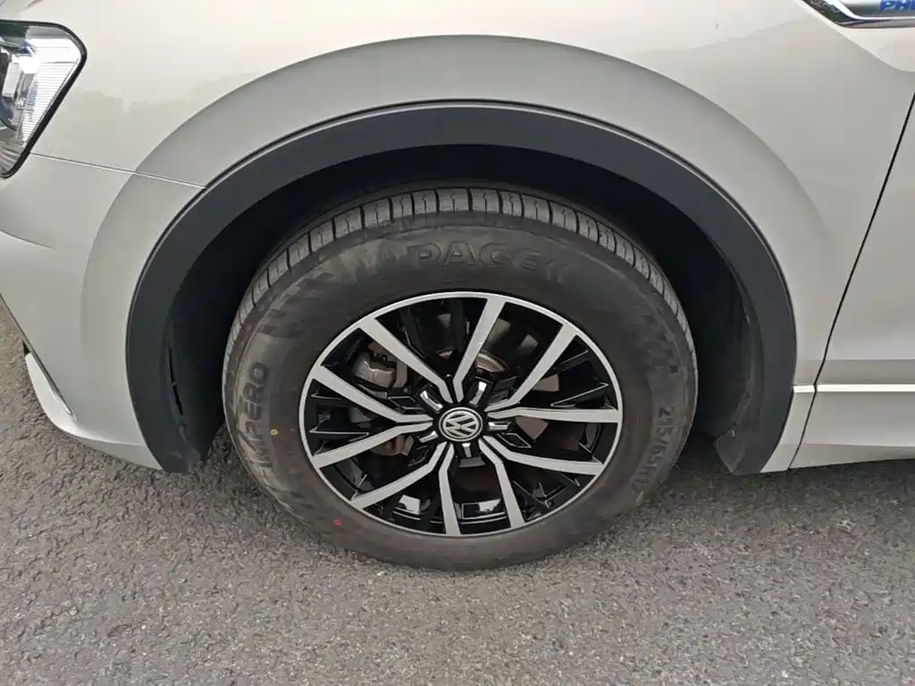 Volkswagen Tiguan L PHEV — миниатюра 23