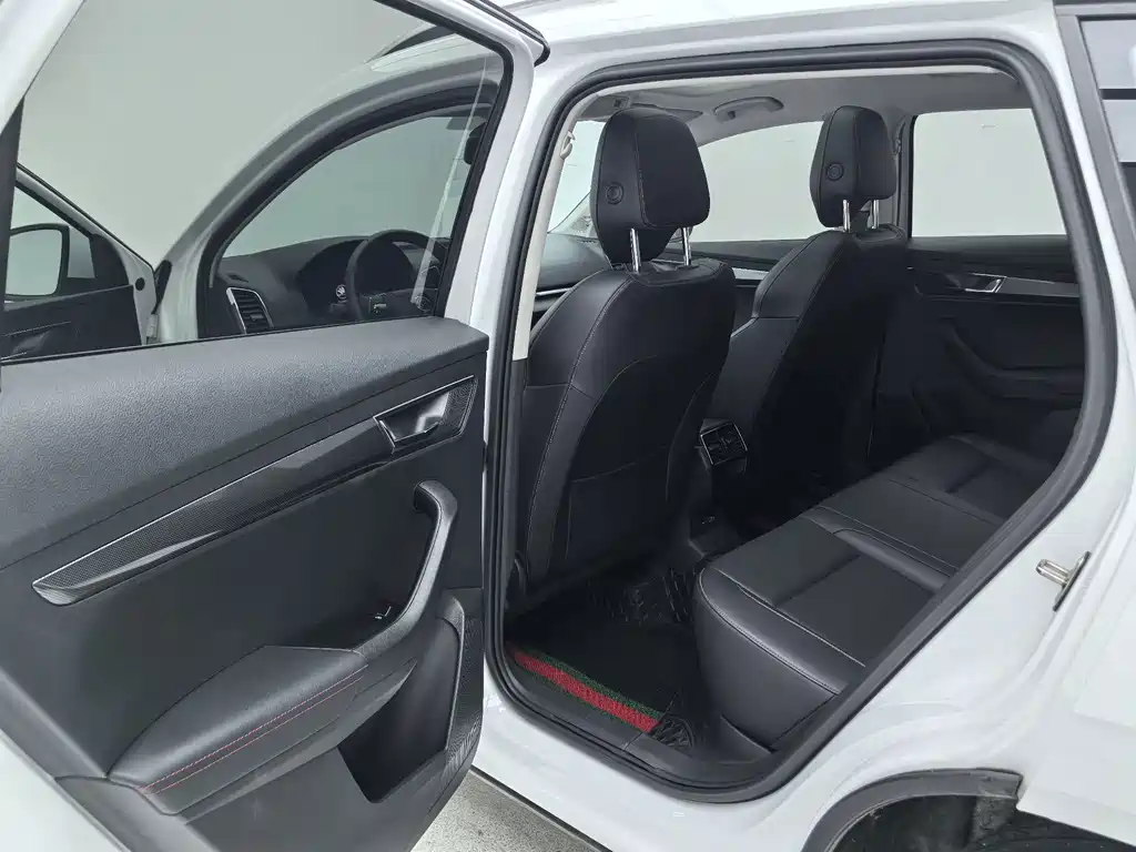 Skoda Karoq 2023 — фото 8