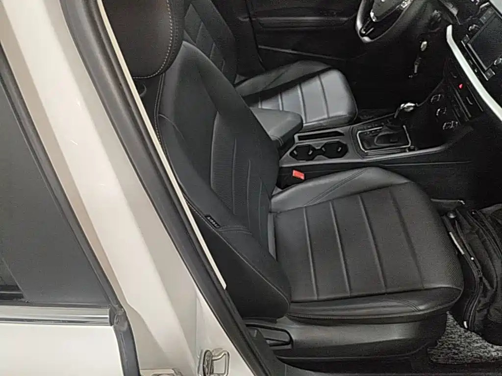 Volkswagen Lavida — миниатюра 25