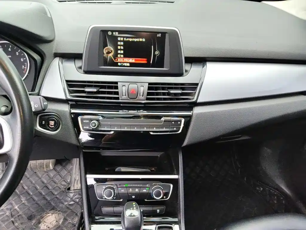 BMW 2 Series Active Tourer — миниатюра 13