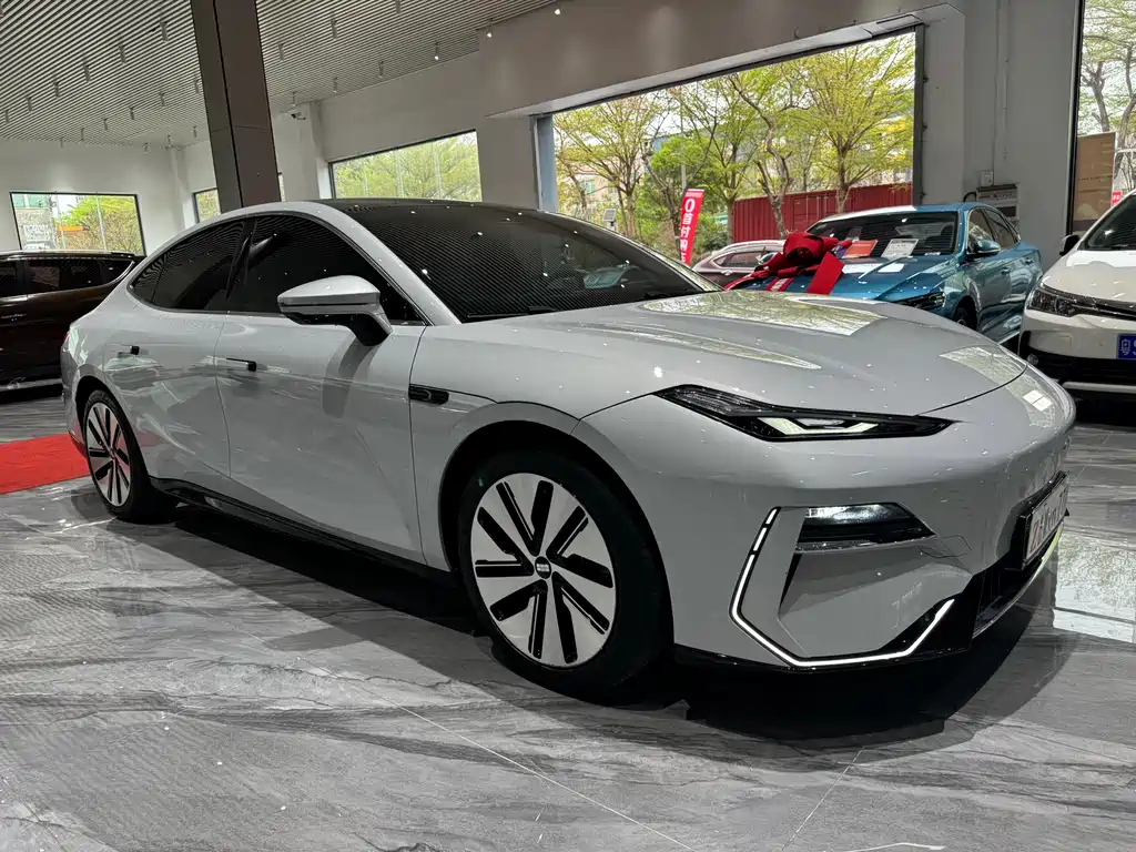 GEELY GALAXY GALAXY E8