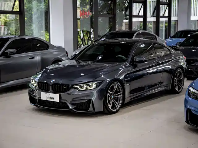 BMW M4 — фото 1