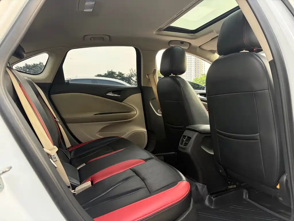 Buick Verano — миниатюра 9