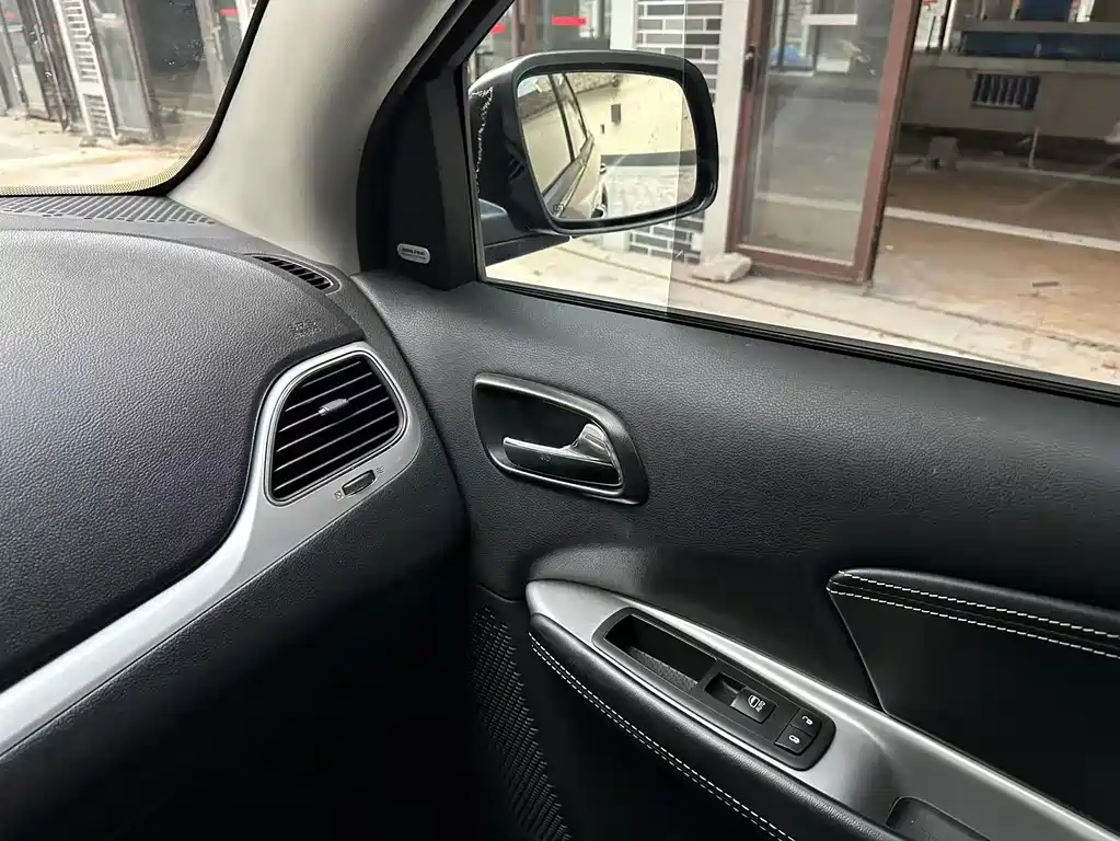 Dodge Journey — миниатюра 18