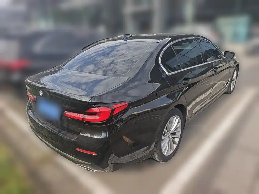 BMW 5 Series — миниатюра 10