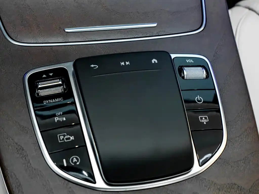 Mercedes-Benz E-Class — миниатюра 22