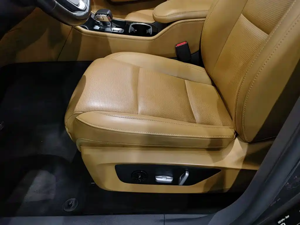 Li Auto Li ONE — миниатюра 20