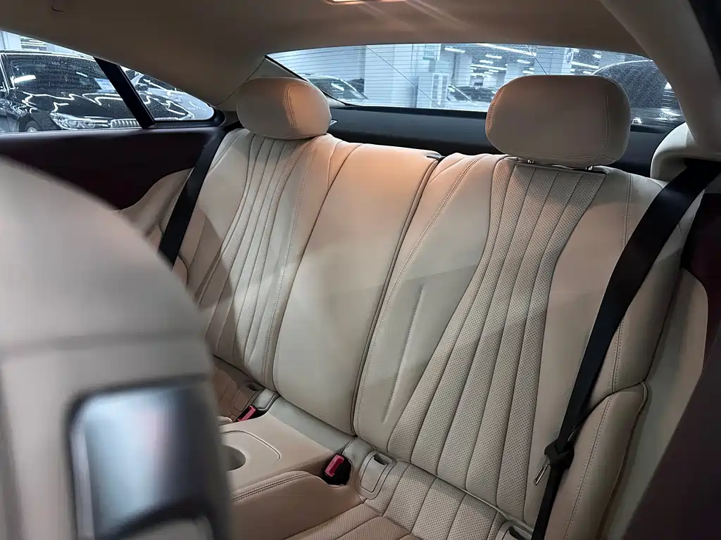 Mercedes-Benz E-Class (Import) — миниатюра 11