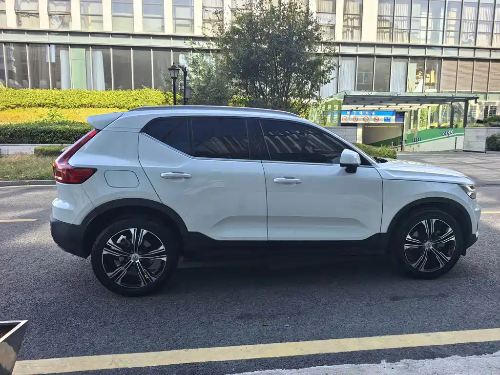 Volvo XC40 — миниатюра 8