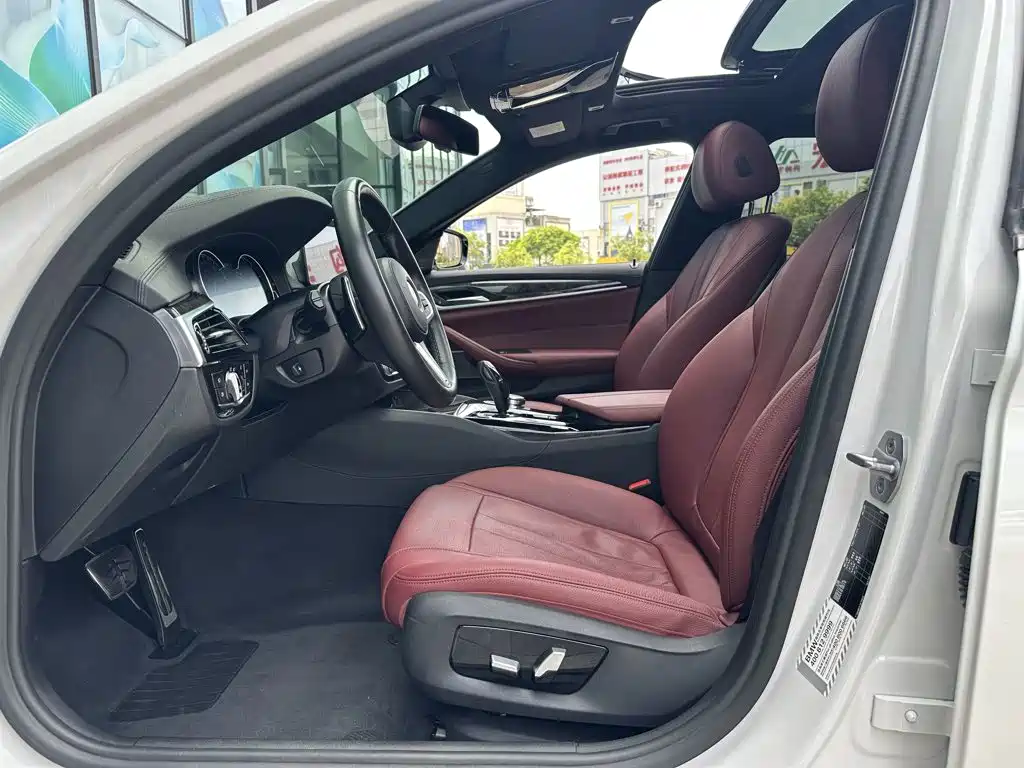 BMW 5 Series — миниатюра 19