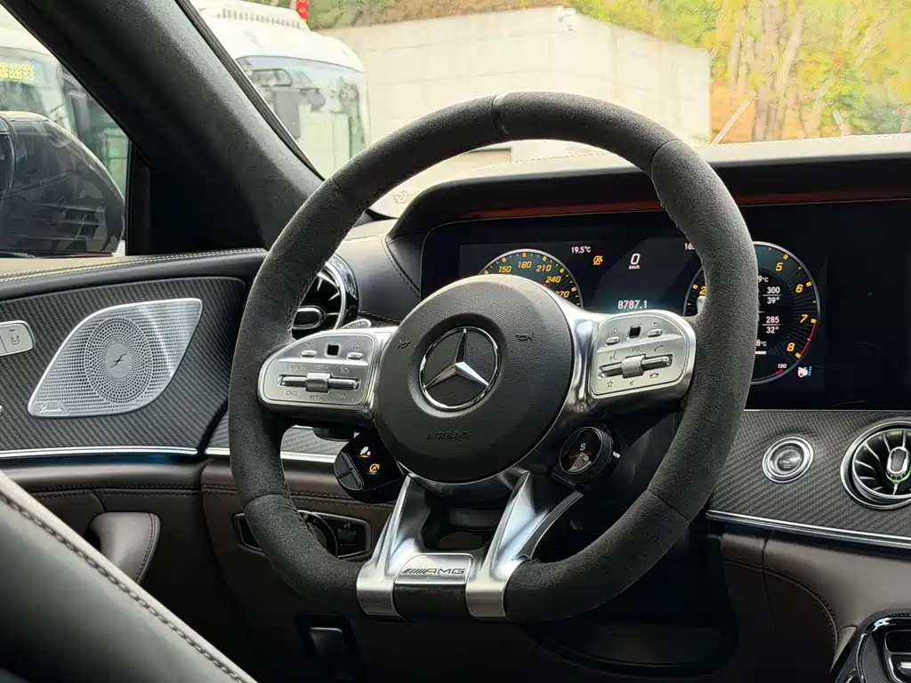 MERCEDES-BENZ AMG GT