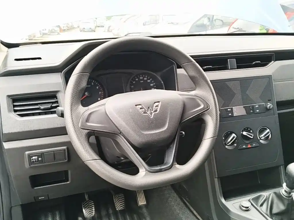 Wuling Hongguang PLUS — миниатюра 11