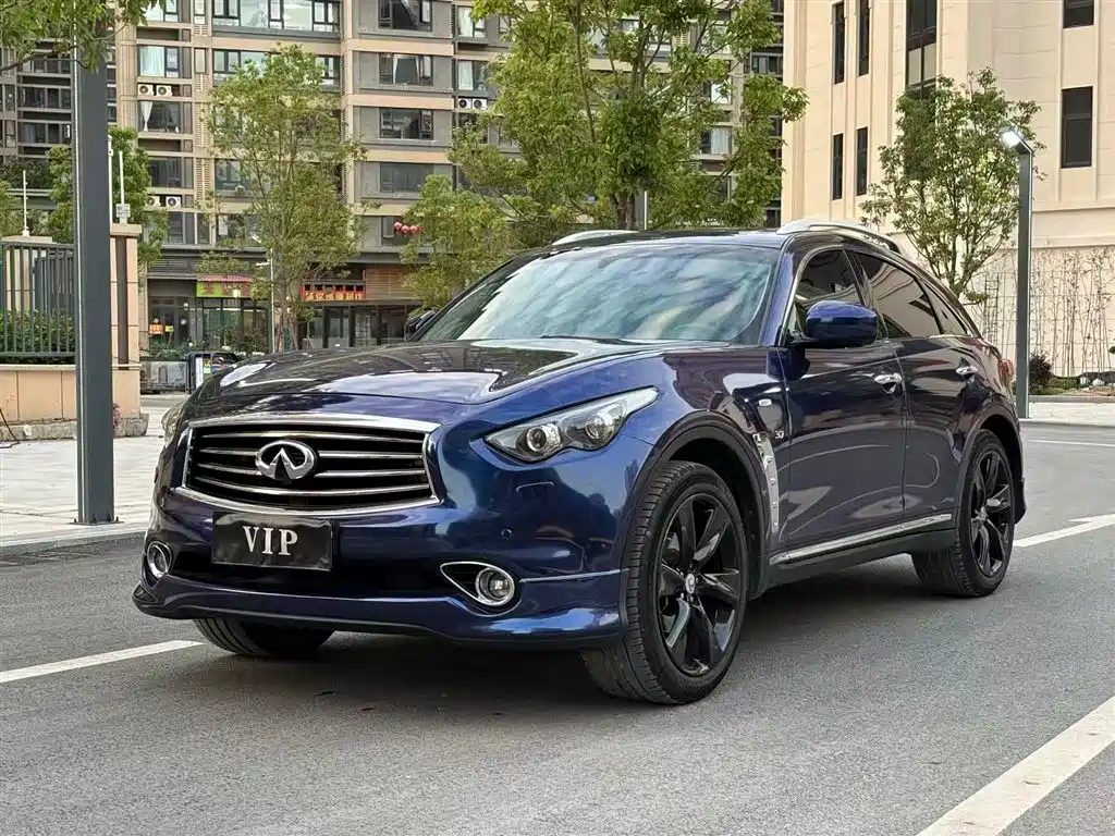 Купить Infiniti QX70