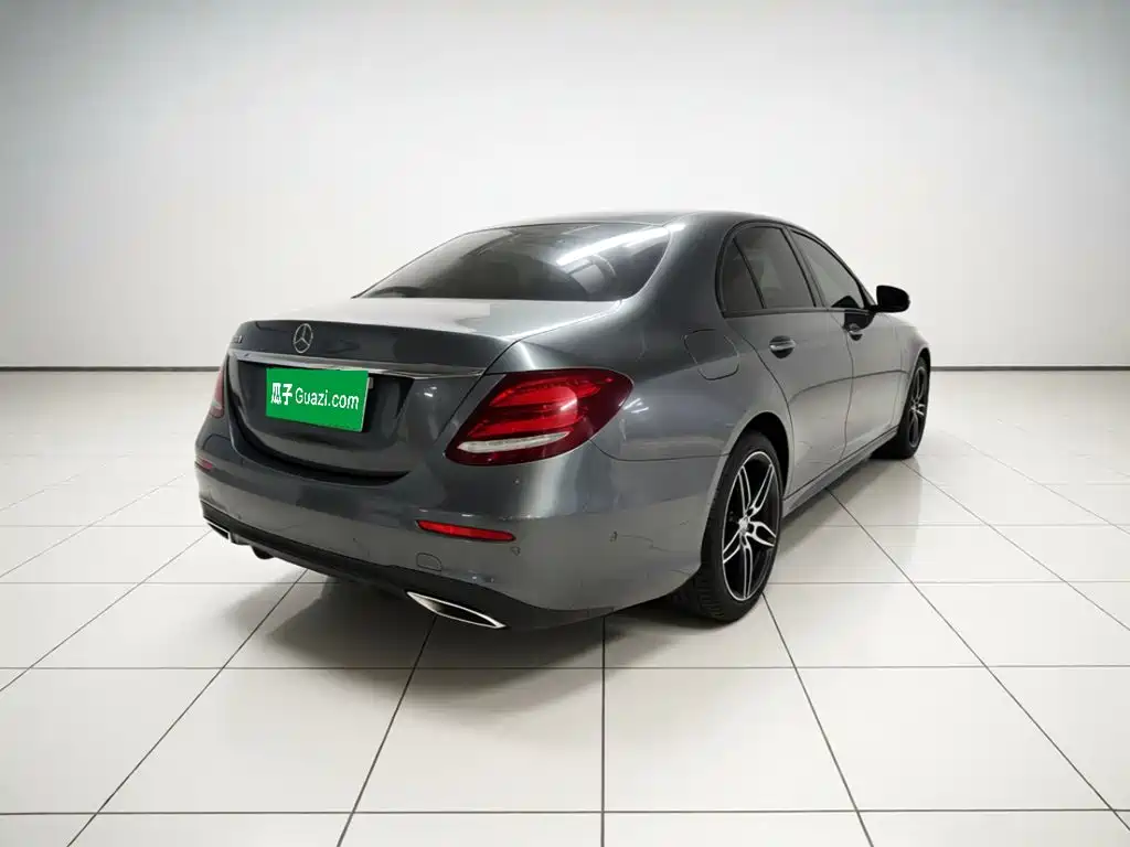 Mercedes-Benz E-Class — миниатюра 4