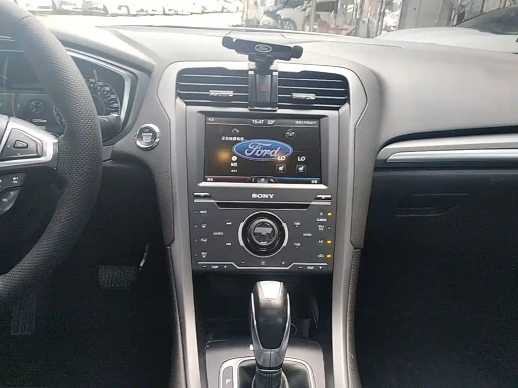 Ford Mondeo — миниатюра 13