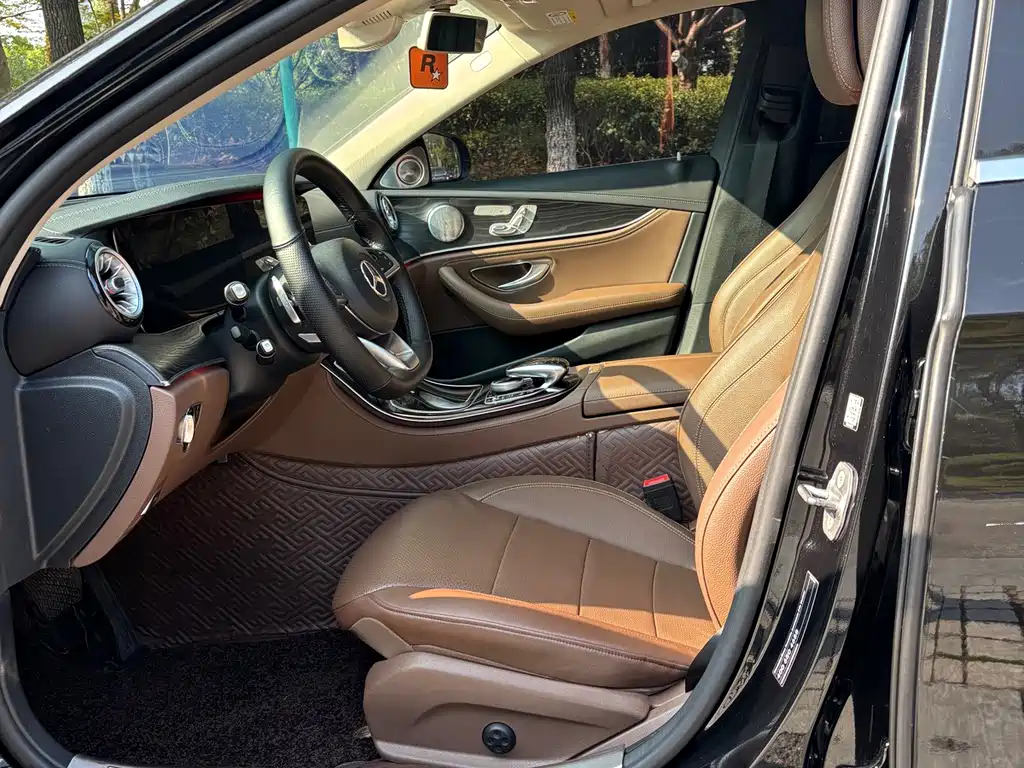 Mercedes-Benz E-Class — миниатюра 4