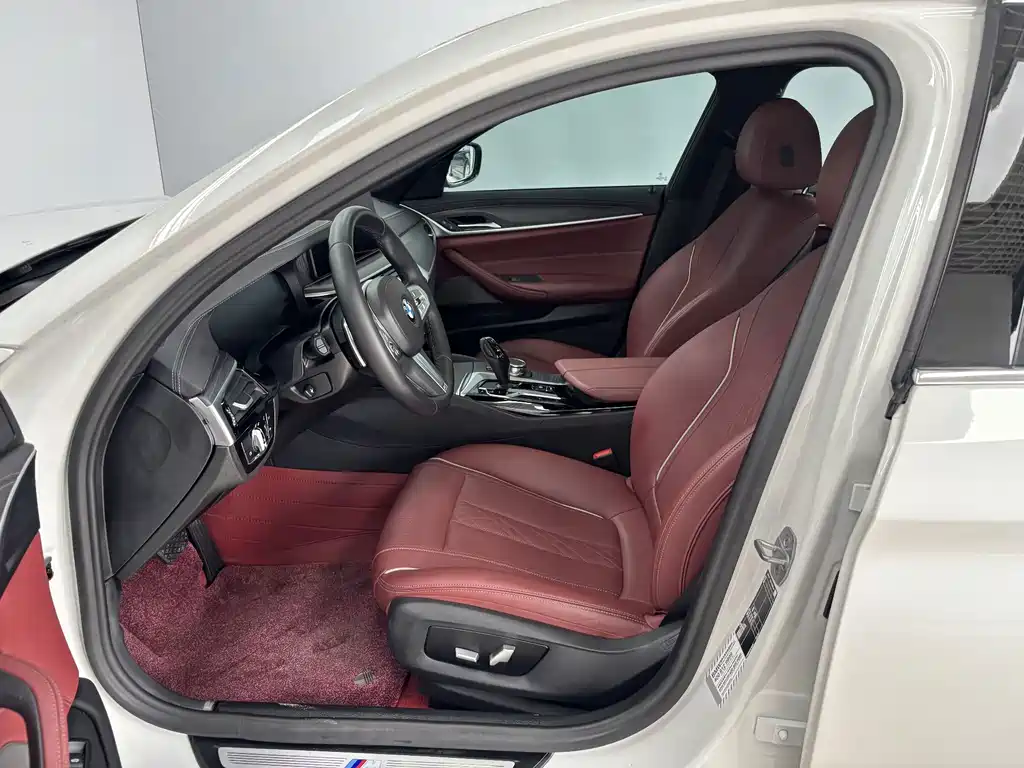 BMW 5 Series — миниатюра 12
