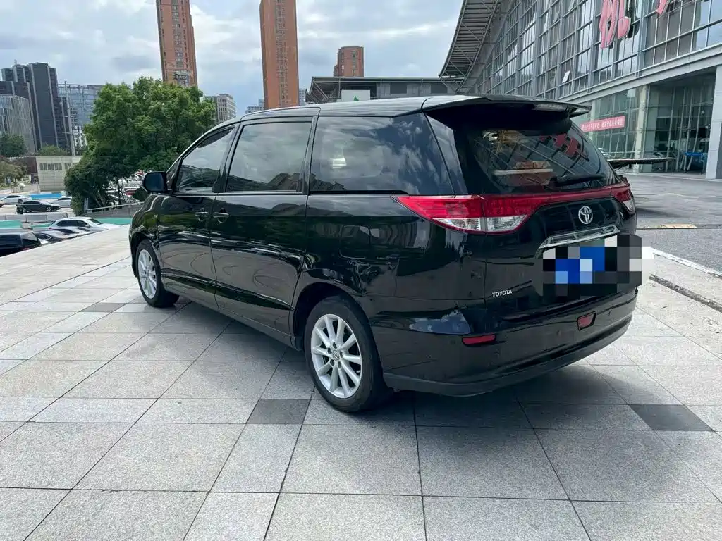 Toyota Previa — миниатюра 10