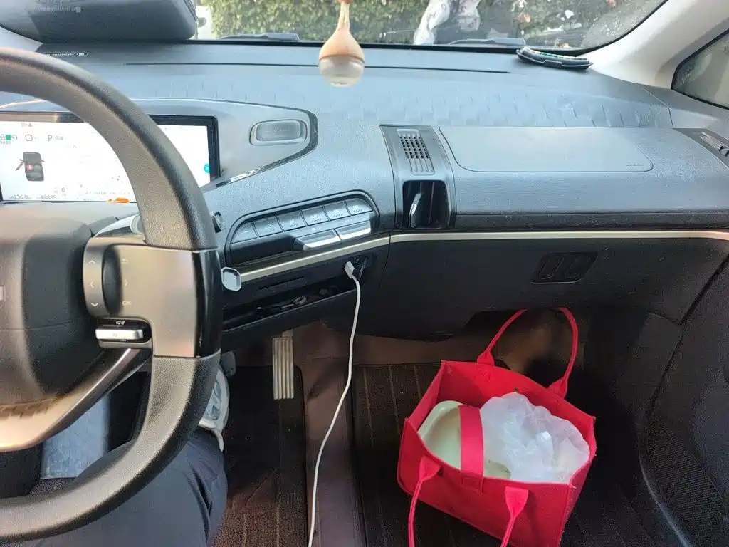 Baojun KiWi EV — миниатюра 9