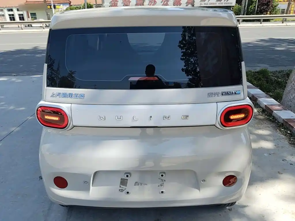Wuling MINIEV — миниатюра 6