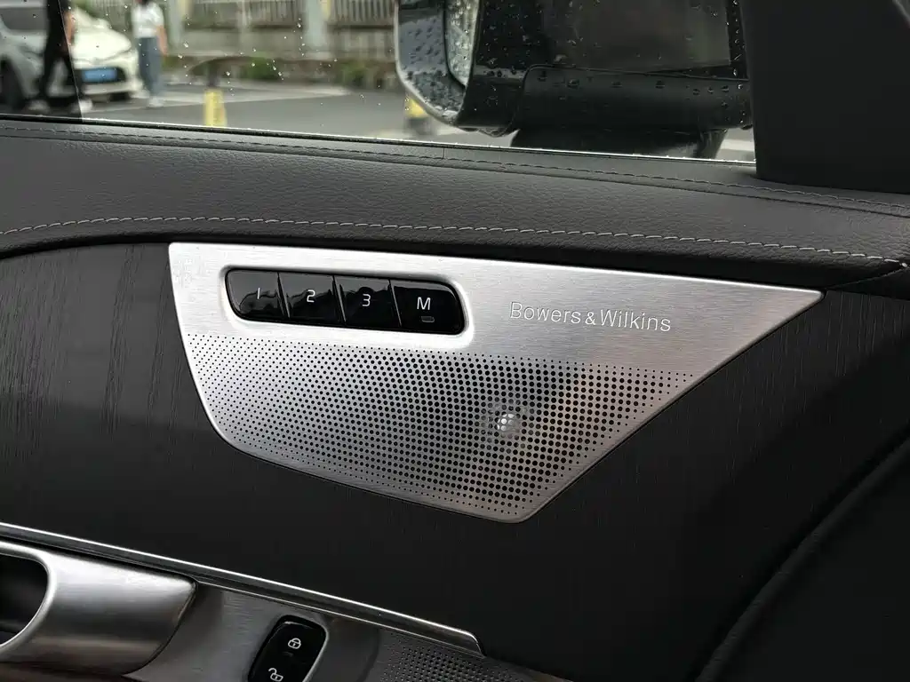 Volvo XC90 — миниатюра 22