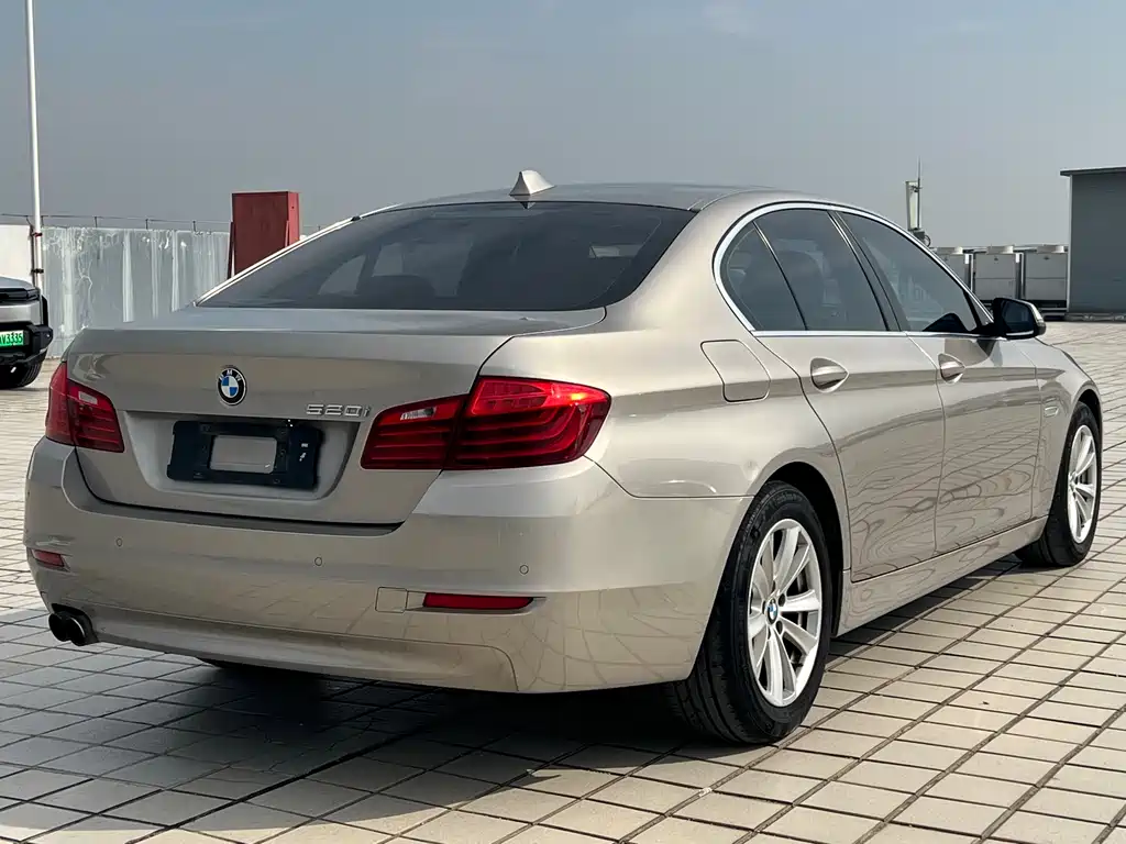 BMW 5 SERIES