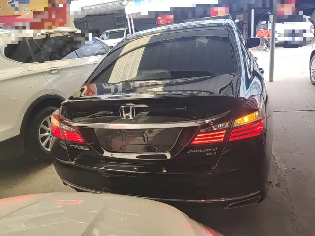 Honda Accord — миниатюра 6