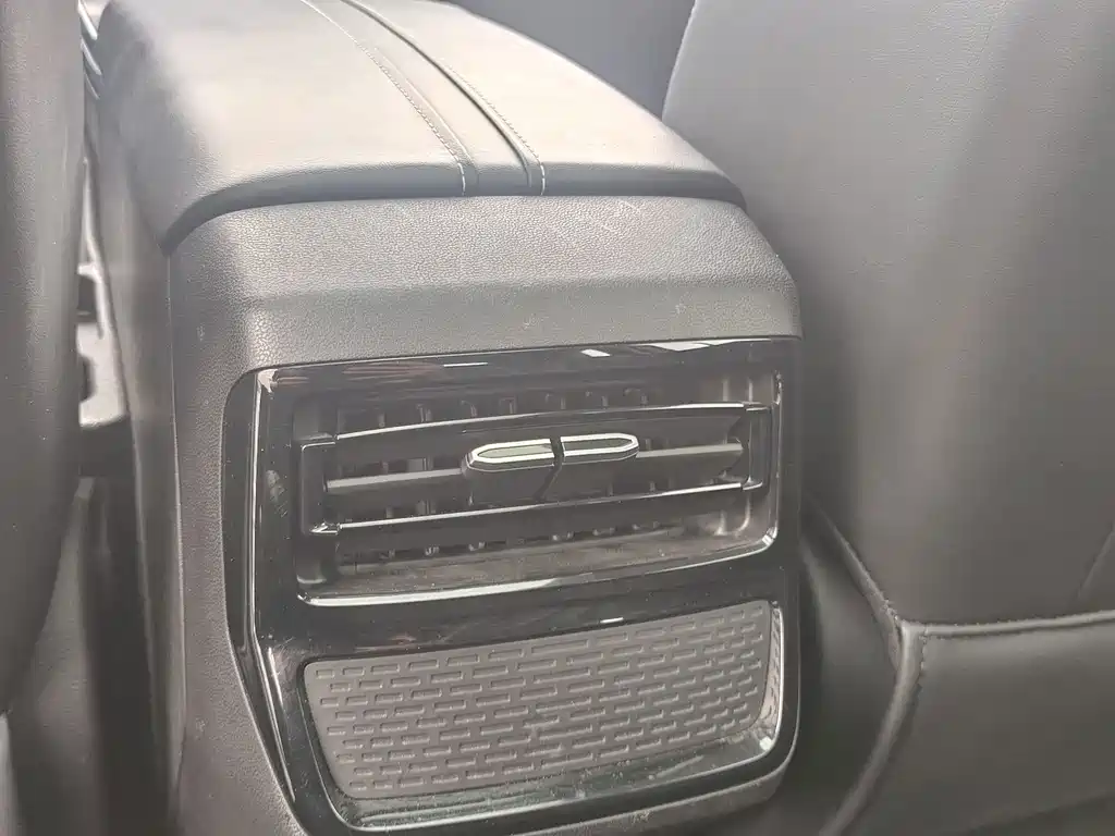 Roewe RX5 MAX — миниатюра 14