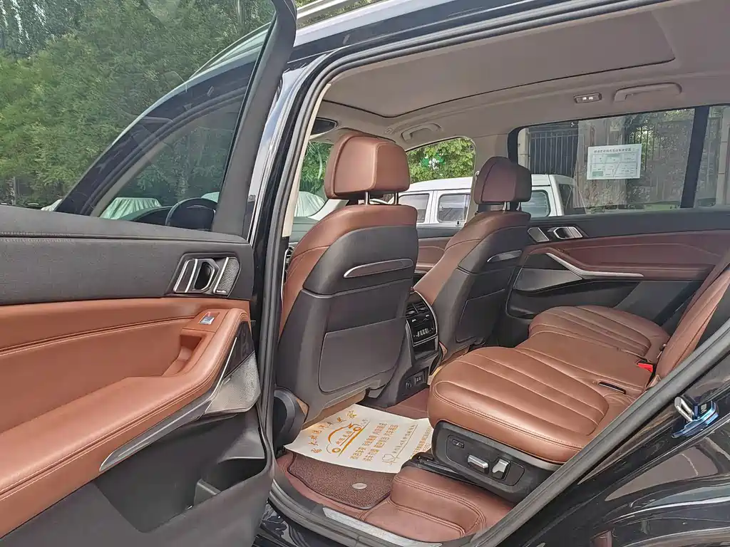 BMW X7 — миниатюра 13