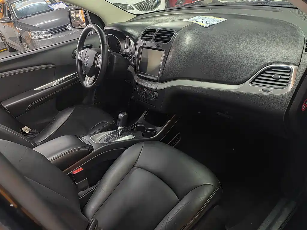 Dodge Journey — миниатюра 5