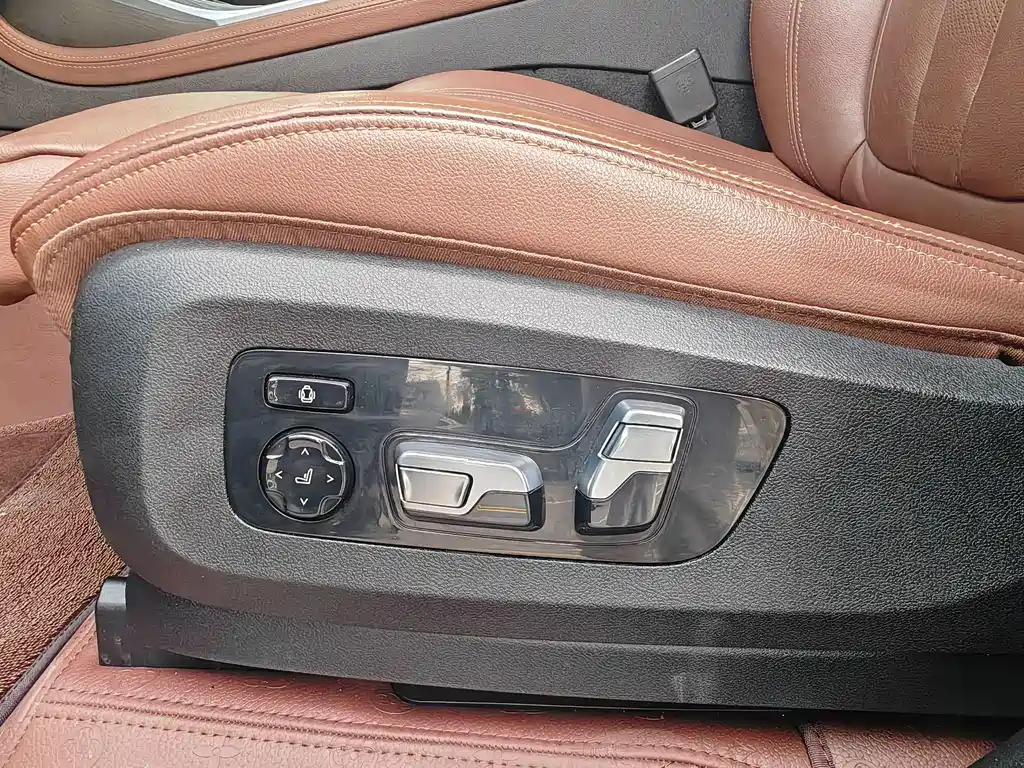 BMW X7 — миниатюра 18