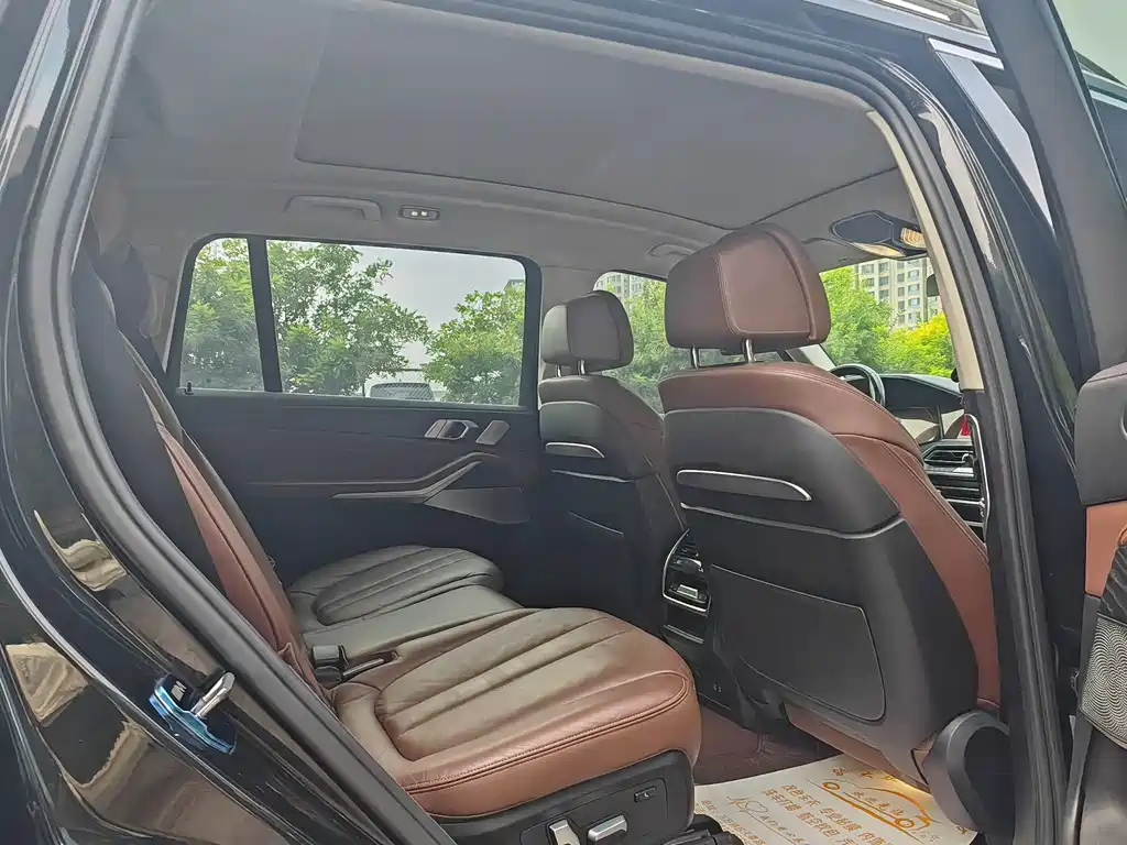 BMW X7 — миниатюра 26