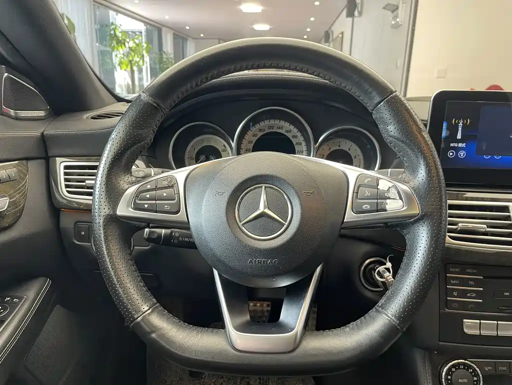 Mercedes-Benz CLS — миниатюра 15
