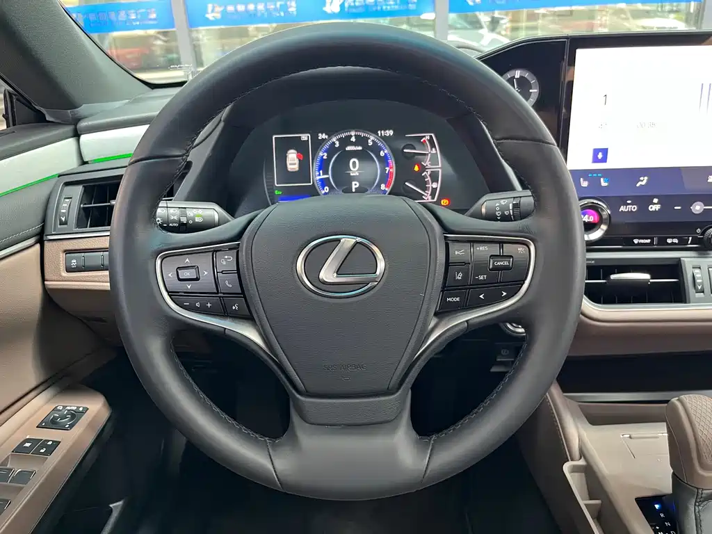 Lexus ES — миниатюра 17