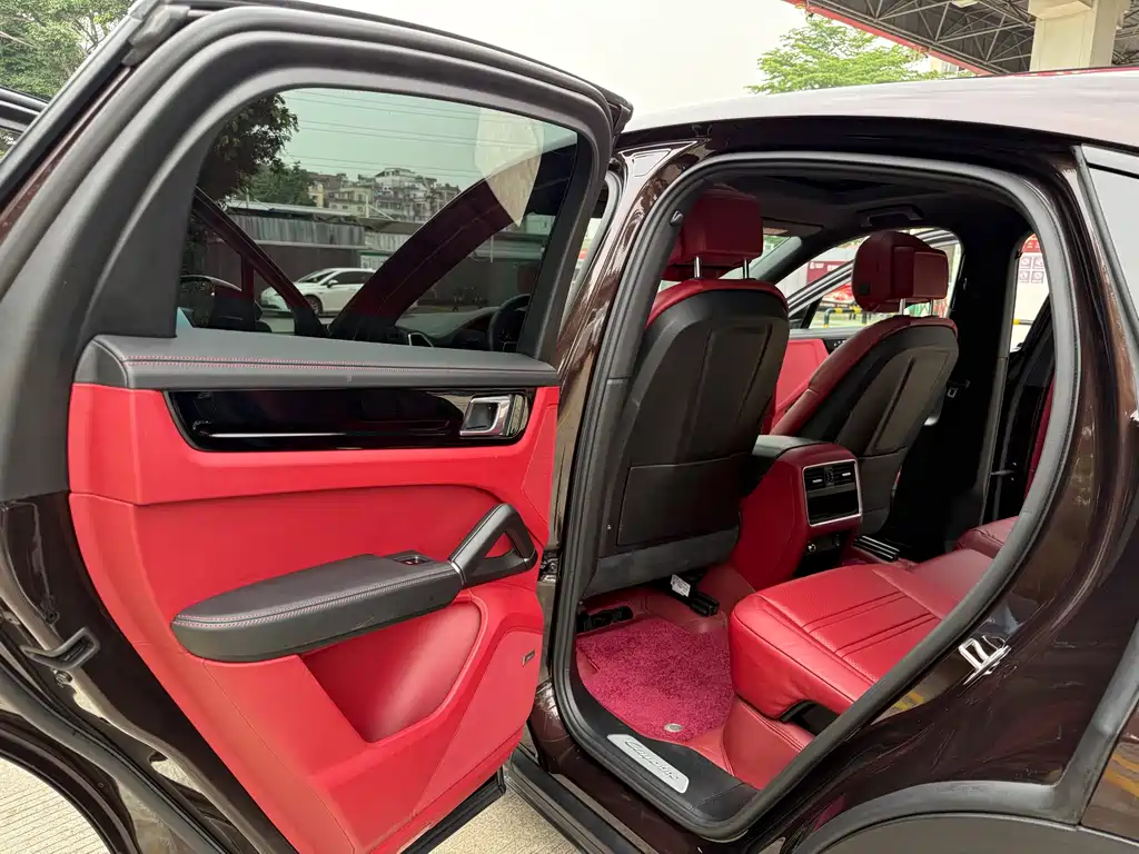 Porsche Cayenne — миниатюра 14