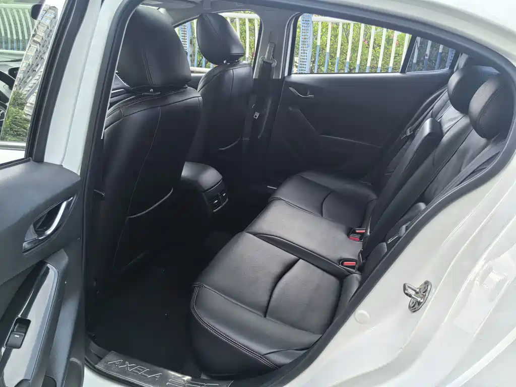 Mazda 3 Axela — миниатюра 14