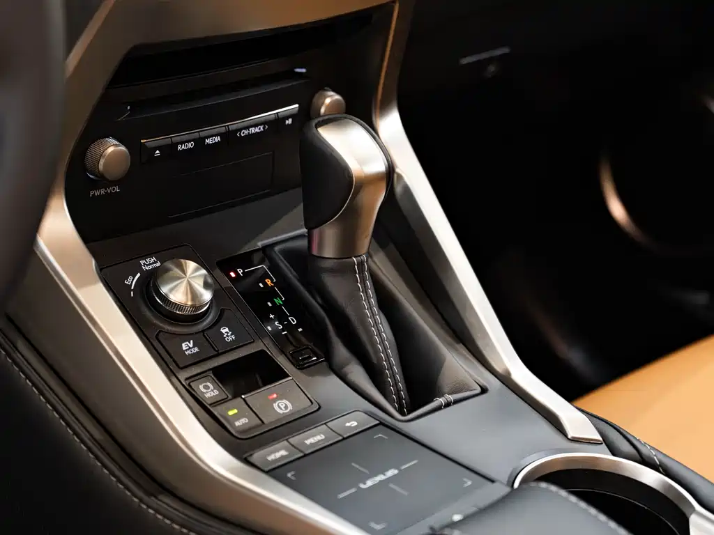 Lexus NX — миниатюра 15